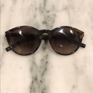 Yves Saint Laurent Sunglasses | Classic 7